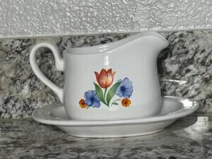 VINTAGE Corelle Coordinates Gravy Boat and Underplate floral "Fresh Cut" pattern